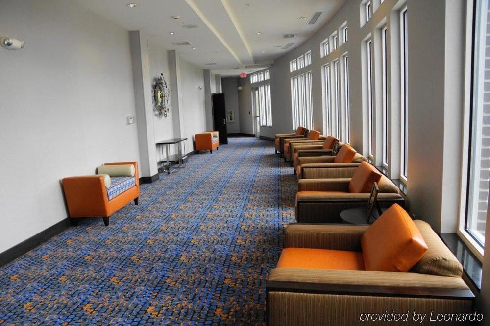 Holiday Inn Express Richmond By Ihg Exterior photo