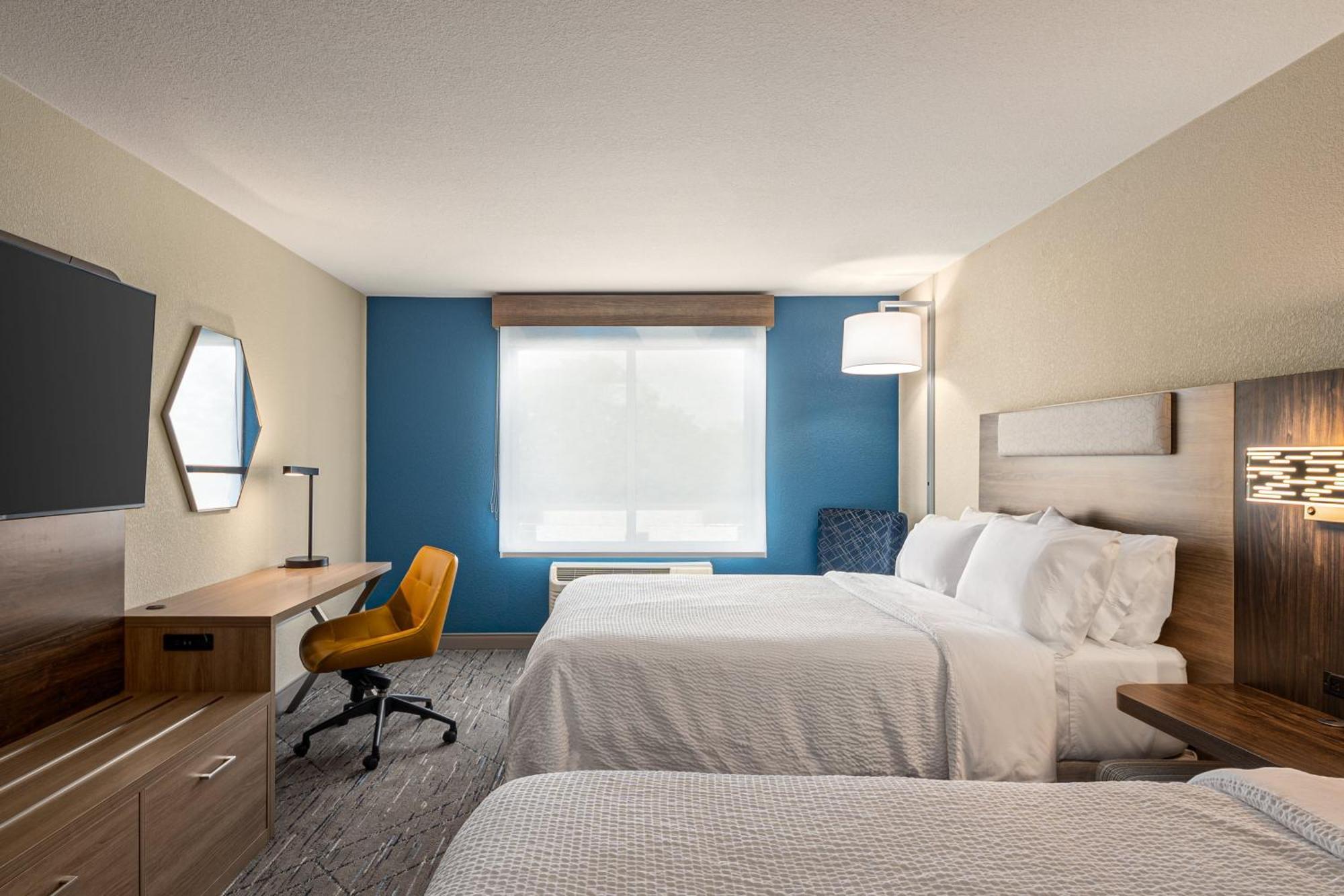 Holiday Inn Express Richmond By Ihg Exterior photo