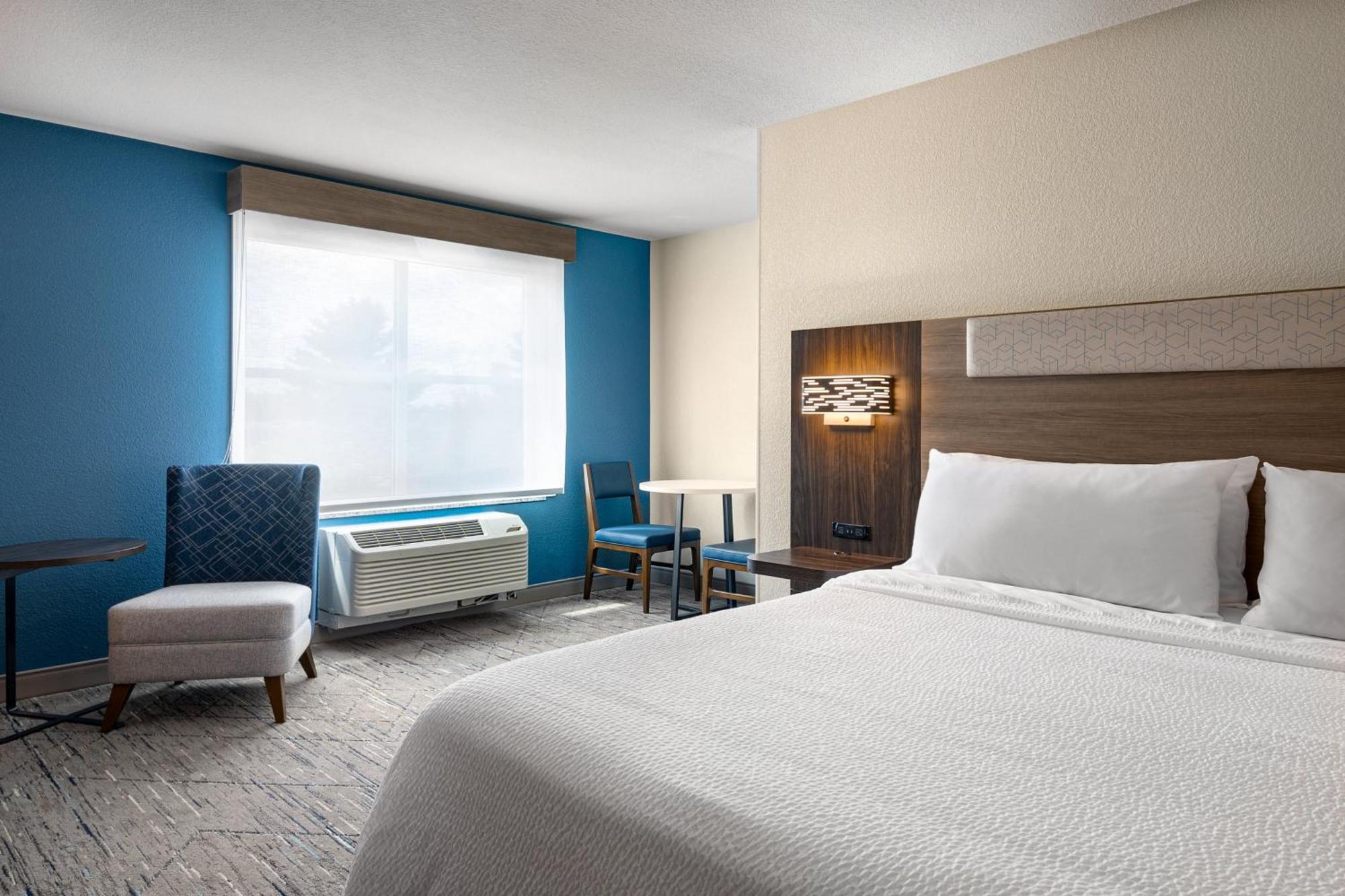 Holiday Inn Express Richmond By Ihg Exterior photo
