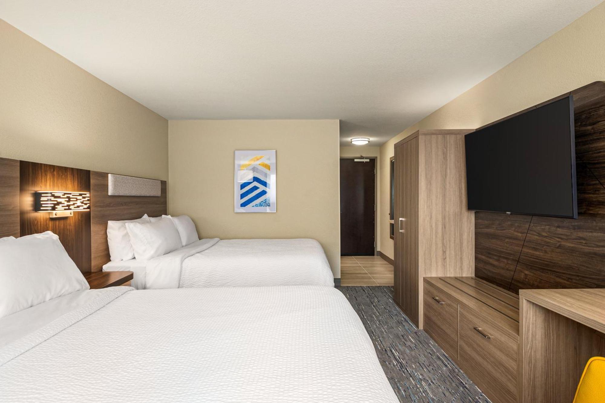 Holiday Inn Express Richmond By Ihg Exterior photo