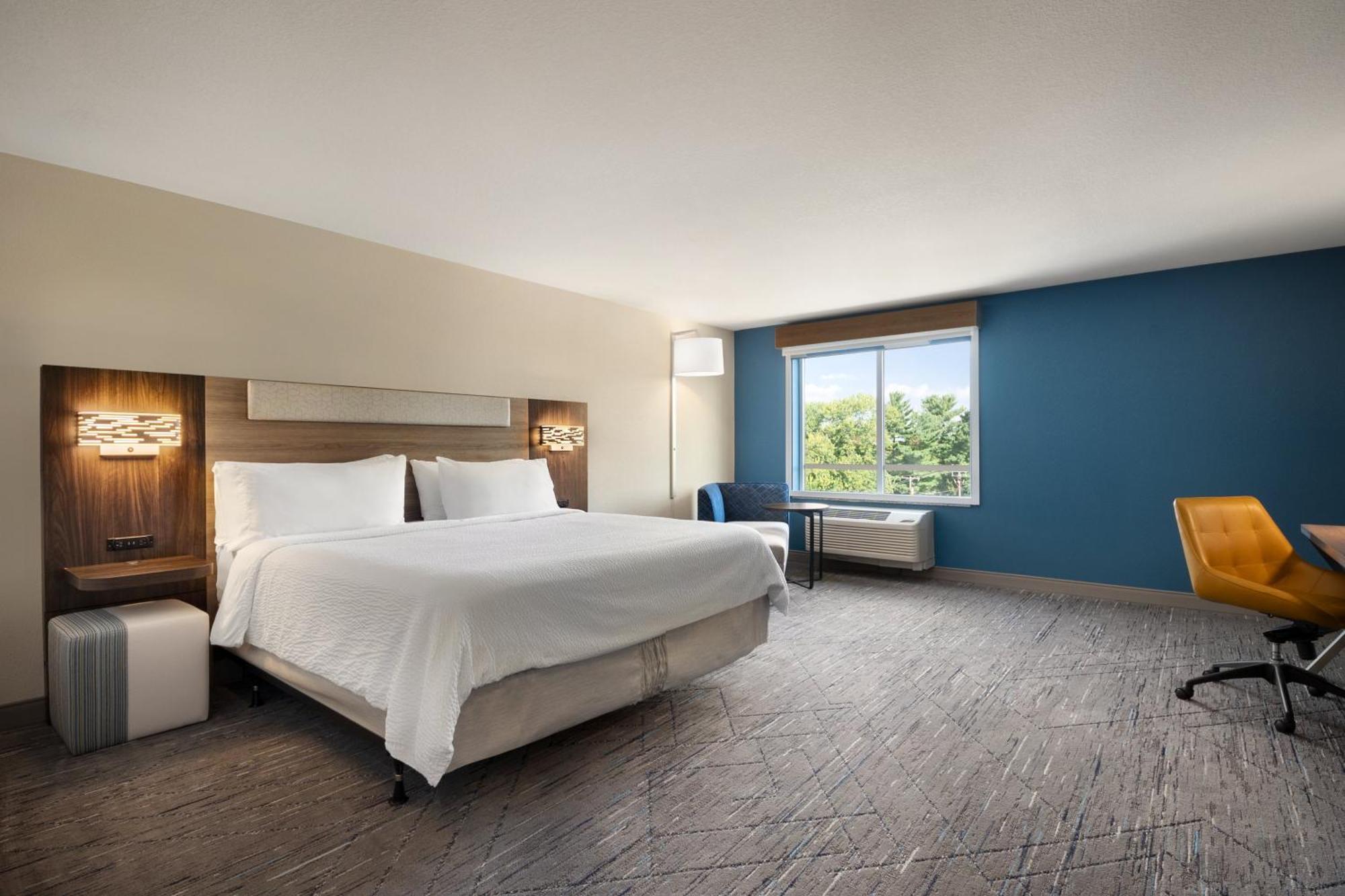 Holiday Inn Express Richmond By Ihg Exterior photo