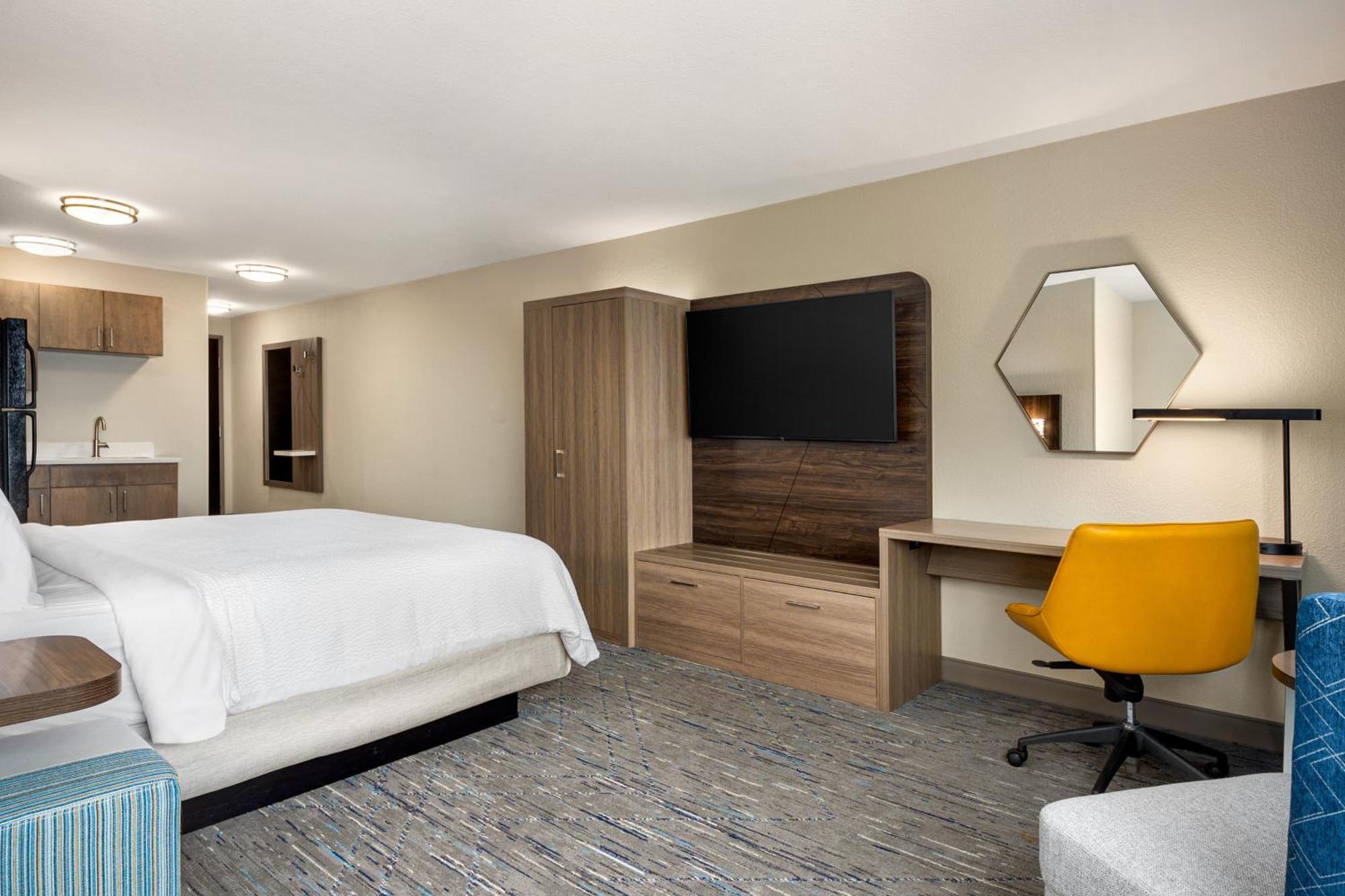 Holiday Inn Express Richmond By Ihg Exterior photo