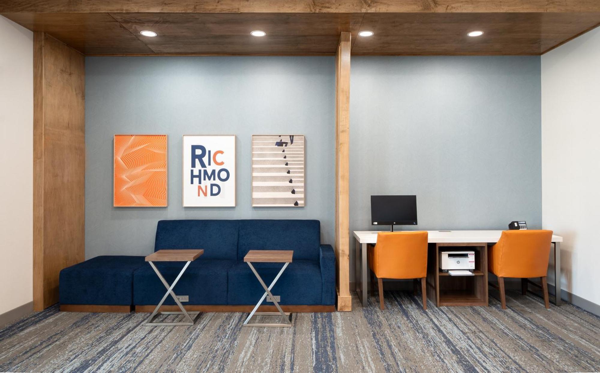 Holiday Inn Express Richmond By Ihg Exterior photo