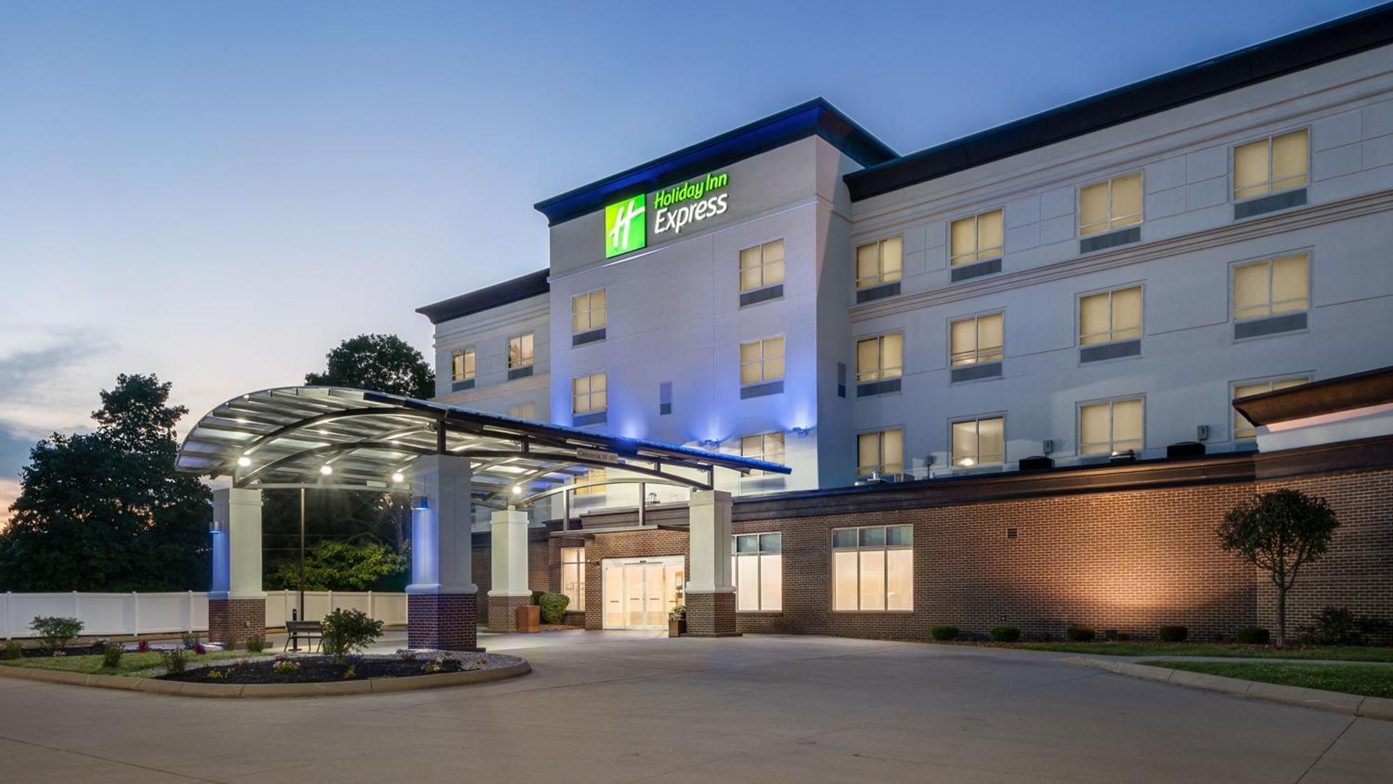 Holiday Inn Express Richmond, An Ihg Hotel Exterior photo