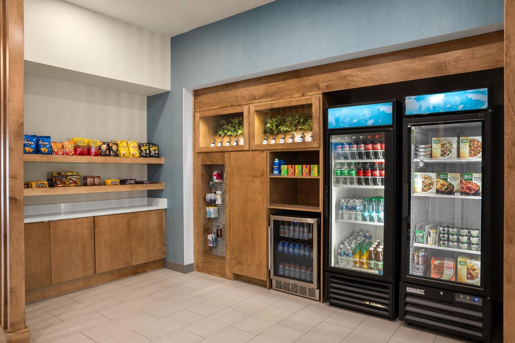 Holiday Inn Express Richmond By Ihg Exterior photo